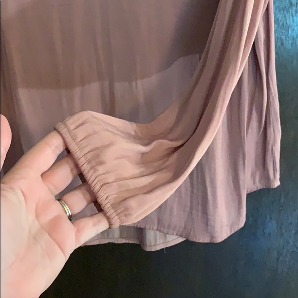 Blush blouse - Picture 3 of 4